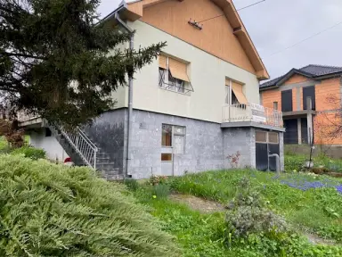 Kuća 208 m² + plac 629 m², Vladimirci, fotografija 1