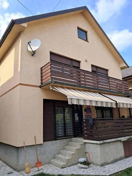 Kuća 282 m² + plac 312 m², Trkalište, Šabac