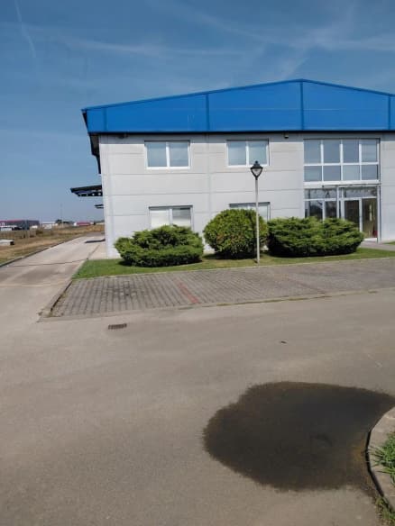 Poslovna zgrada 1480 m², Majur, Šabac