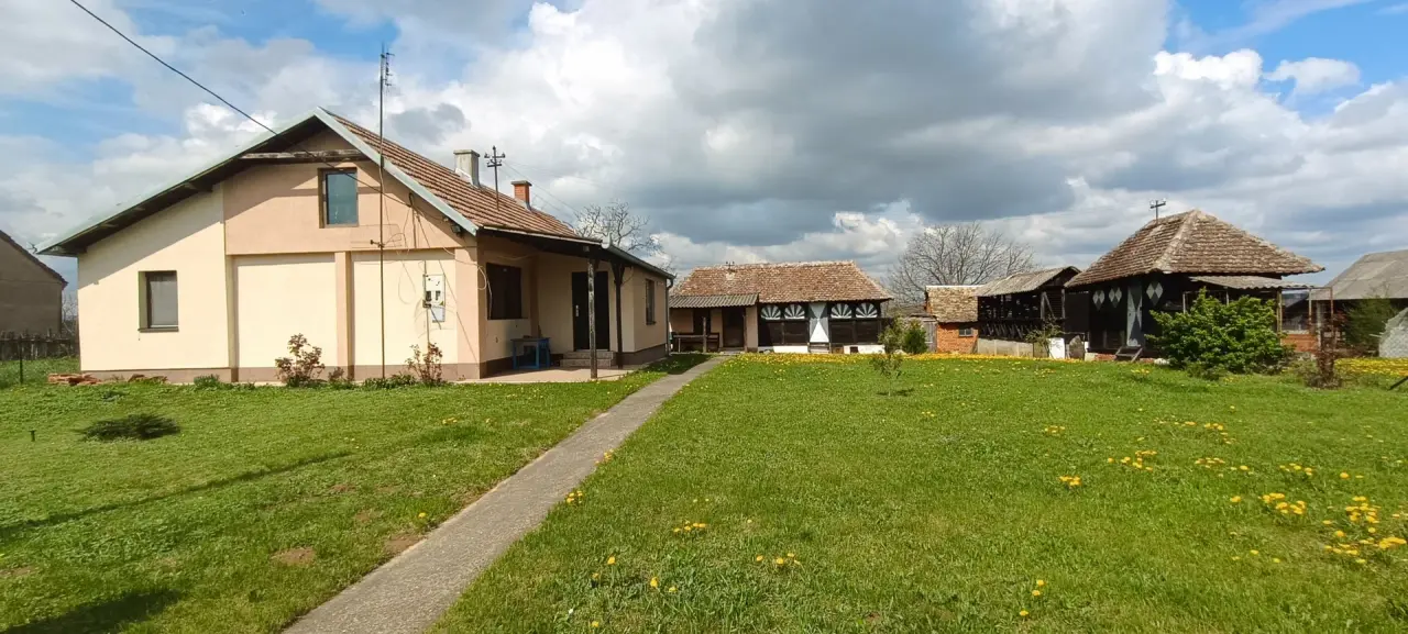 Kuća 85 m² + plac 25700 m² – Pejinović, Vladimirci