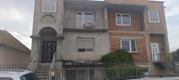 Kuća 272 m² + plac 268 m², Kasarske Livade, Šabac