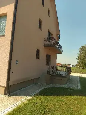 Kuća, plac 715 m² – Lešnica, Loznica
