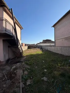 Kuća 220 m² + plac 1000 m² – Pocerski Pričinović, Šabac