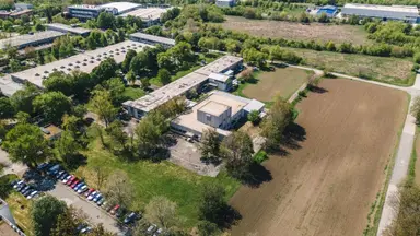 Nekretnina 1068 m² – Zemun Polje, Beograd